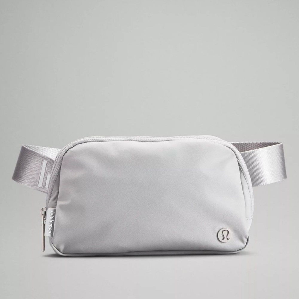 NWT- Lululemon Everywhere Belt Bag - silver/white